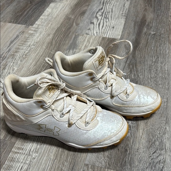 Under Armour Bryce Harper Boys UA White and Gold Cleats Size 5.5 - Picture 3 of 8